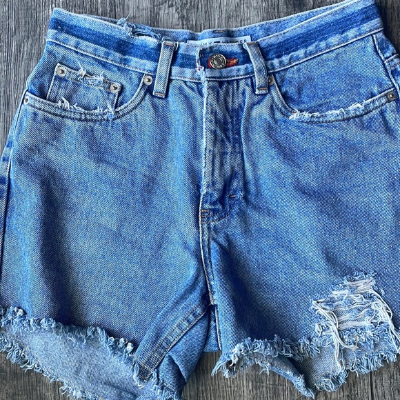 Denim shorts TOMMY HILFIGER (4)distressed - Picture 10 of 15
